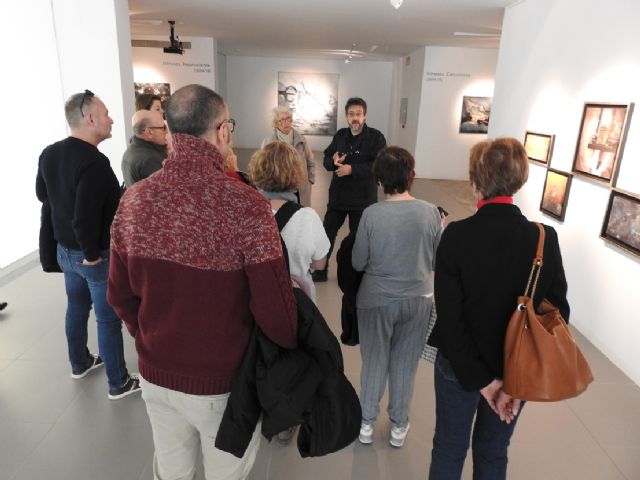 El pintor Antonio Tapia ofrece una última visita guiada en la clausura de su exposición en la Fundación Pedro Cano - 2, Foto 2