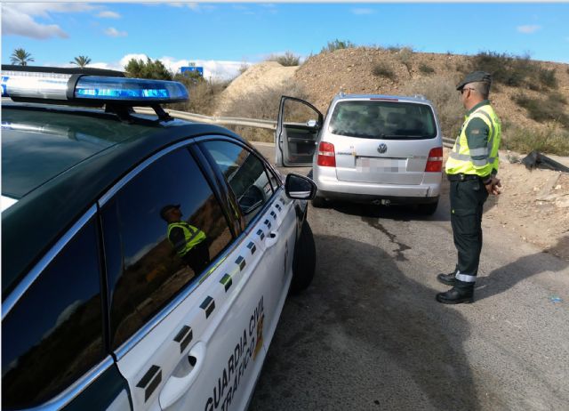 La Guardia Civil detiene en Murcia a un conductor por circular de forma temeraria y bajo la influencia de sustancias tóxicas - 2, Foto 2