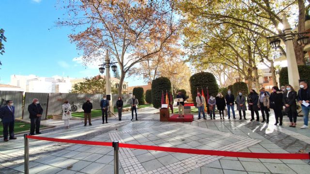 El Ayuntamiento de Lorca conmemora el 42 aniversario de la Constitución Española con un acto institucional y la lectura de varios artículos de la  Carta Magna - 1, Foto 1