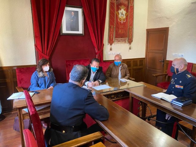 Miembros de la unidad de Fuerza de Guerra Naval Especial harán parada en Mula para donar alimentos para los más necesitados - 1, Foto 1