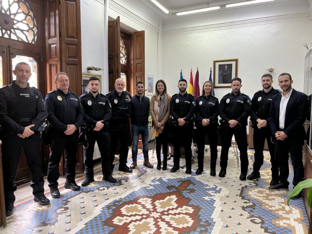 Cinco nuevos agentes se incorporan a la plantilla de la Policía Local - 1, Foto 1