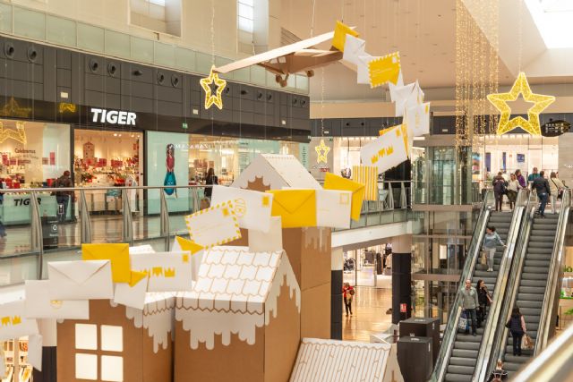 Cartonlab dise&ntilde;a y construye un poblado nevado de 7 metros de altura en Nueva Condomina - 2, Foto 2