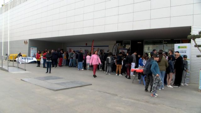 Feria de stands y lectura del manifiesto por el día internacional de las personas con discapacidad - 1, Foto 1