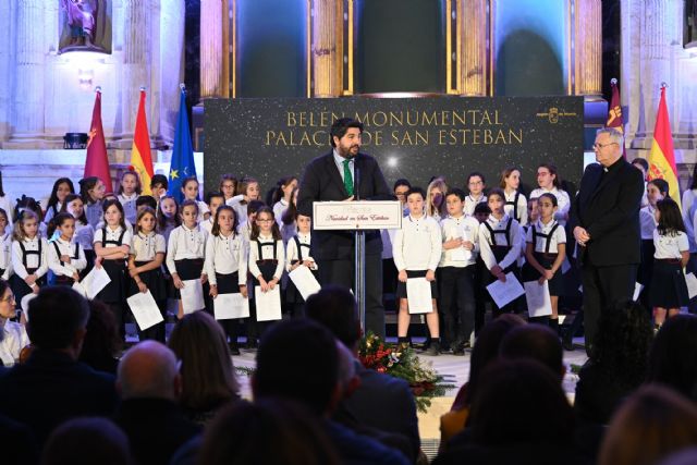 López Miras inaugura el belén de San Esteban y recuerda que esta tradición es murciana por los cuatro costados - 1, Foto 1