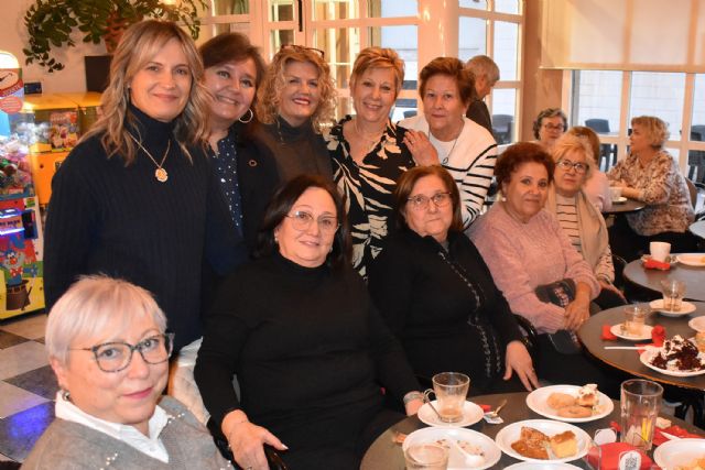 La asociación de mujeres Isabel González no falla a la cita con su tradicional degustación de dulces navideños - 2, Foto 2
