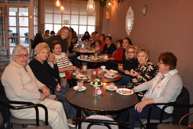 La asociación de mujeres Isabel González no falla a la cita con su tradicional degustación de dulces navideños - 3, Foto 3
