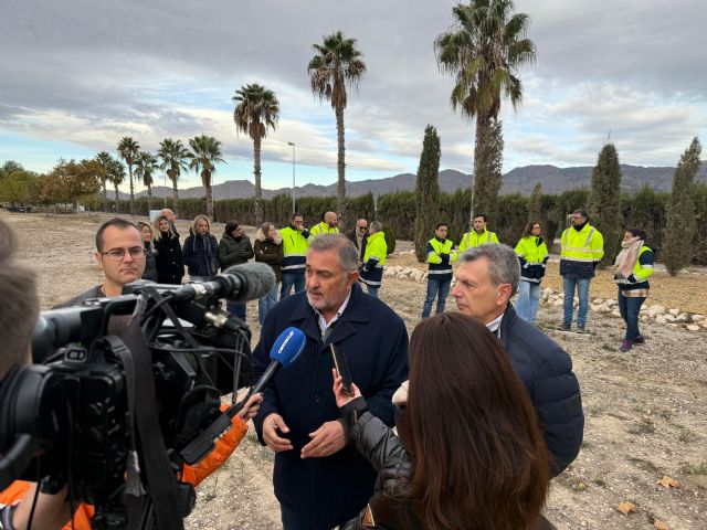 Aguas de Lorca impulsa un proyecto de revegetación en la EDAR de La Hoya mediante la plantación de un centenar de árboles autóctonos - 1, Foto 1