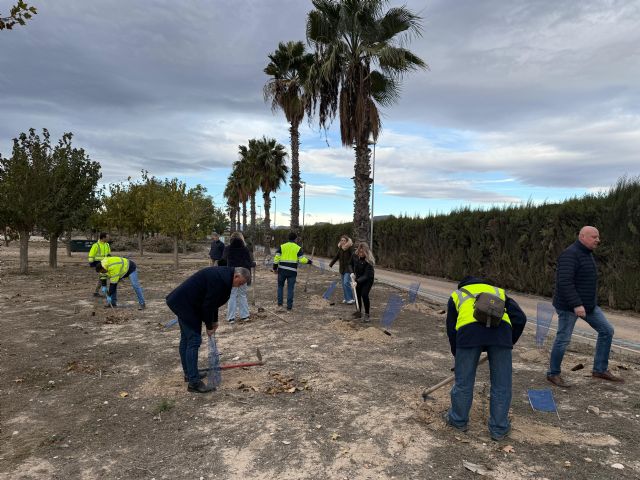 Aguas de Lorca impulsa un proyecto de revegetación en la EDAR de La Hoya mediante la plantación de un centenar de árboles autóctonos - 2, Foto 2