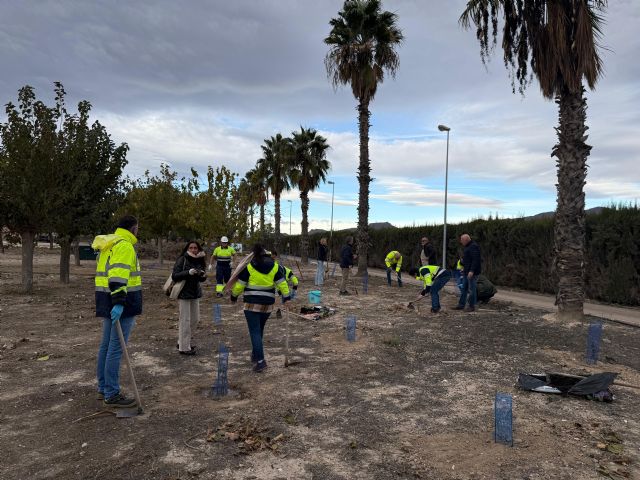 Aguas de Lorca impulsa un proyecto de revegetación en la EDAR de La Hoya mediante la plantación de un centenar de árboles autóctonos - 3, Foto 3