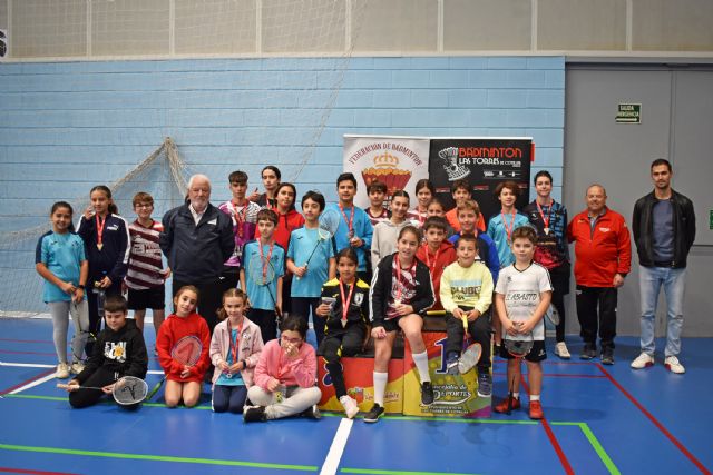 Gran participación y excelentes resultados del Bádminton Las Torres en el Open FEBAMUR Interescuelas Región de Murcia - 1, Foto 1