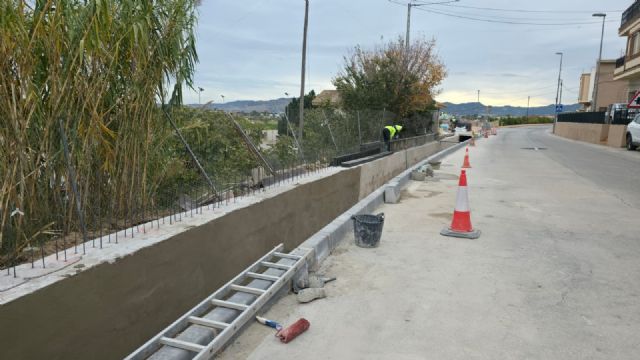 El Ayuntamiento destina más de 115.000€ para la renovación de cimbrado y acera en la calle Mayor de El Esparragal - 2, Foto 2