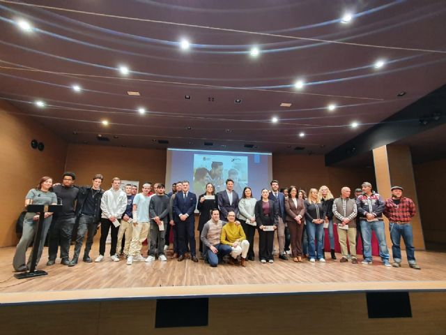 Más de 225 jóvenes de Molina de Segura participan en el concurso 'Aprende a emprender', impulsado por el Ayuntamiento molinense y UPTA - 1, Foto 1