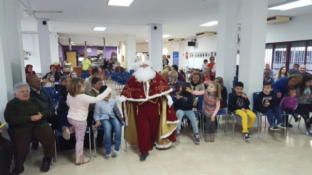 Los hogares del pensionista disfrutan de la Navidad con los más pequeños - 2, Foto 2