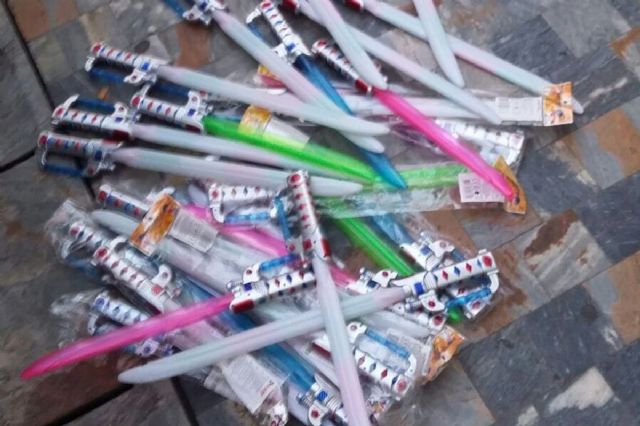 La Policia Local de Cartagena decomisa 29 espadas laser - 1, Foto 1