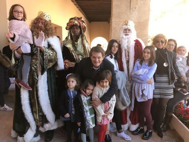 Los Reyes Magos llegan a Lorca arropados por miles de lorquinos que esperan con mucha ilusión su Cabalgata de esta tarde - 1, Foto 1