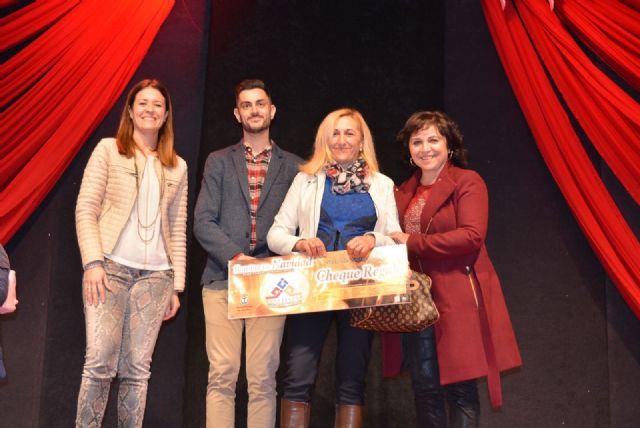 Acia y la concejalía de Comercio despiden la campaña Ilumina tu Navidad con un multitudinario sorteo de cuatro cestas valoradas en 2.000 euros cada una - 1, Foto 1