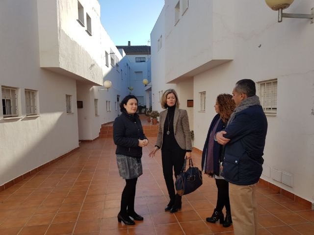 Fomento invertirá más de 100.000 euros en rehabilitar 21 viviendas de promoción pública de Blanca y Villanueva del Segura - 1, Foto 1