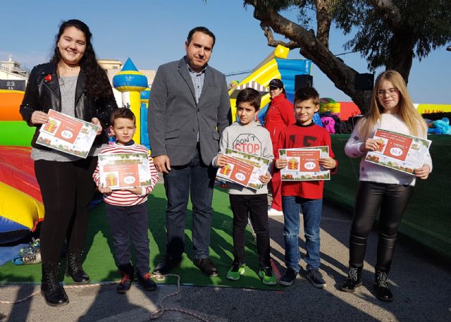 Los mejores del concurso escolar de postales navideñas ya tienen sus premios - 1, Foto 1