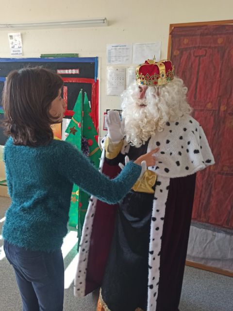 Los Reyes Magos visitaron la Escuela de Navidad de D´Genes en su jornada de clausura, Foto 4