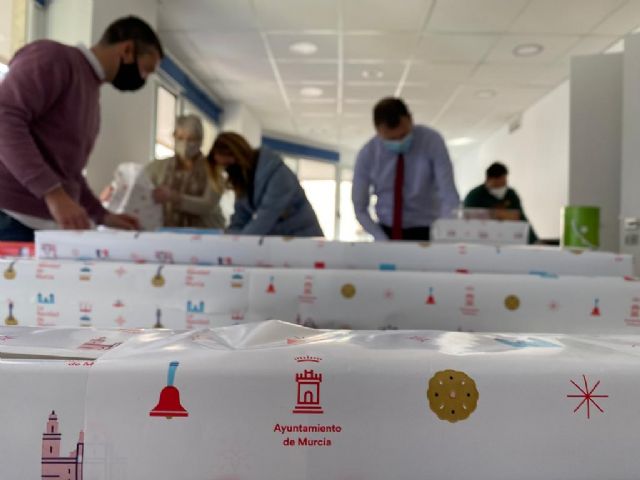 La campaña ´Un regalo, una sonrisa´ reparte 321 juguetes entre familias vulnerables atendidas por las Cáritas parroquiales - 1, Foto 1