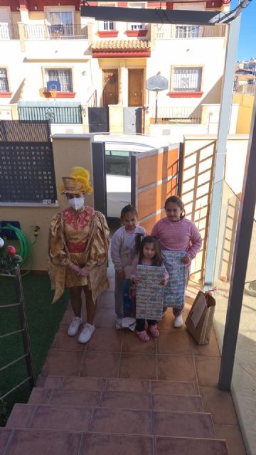 Los Pajes Reales reparten ilusión a casi un millar de niños pinatarenses - 3, Foto 3