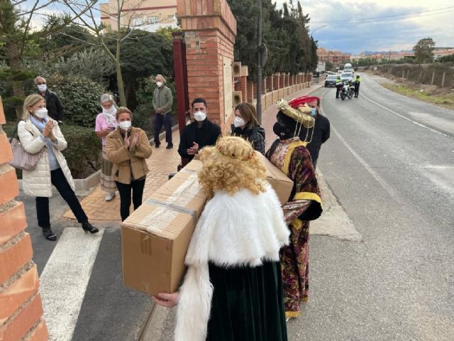 Los Magos de Oriente reparten ilusión por las calles de Águilas en la víspera del Día de Reyes - 2, Foto 2