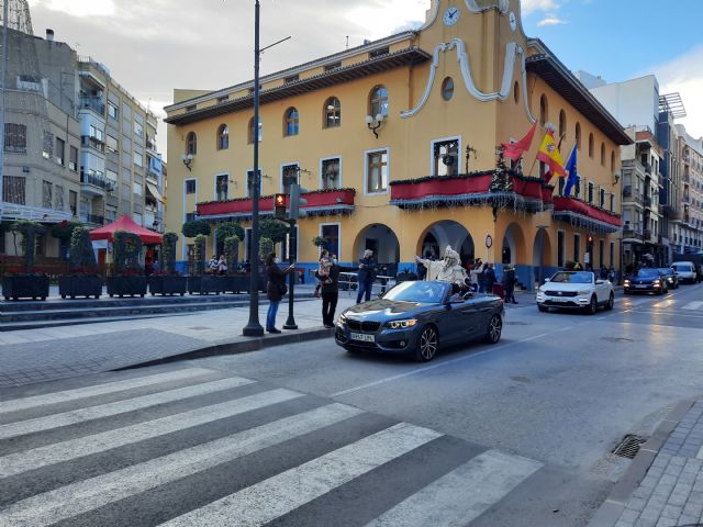 Los Reyes Magos llegan a la Base Aérea de Alcantarilla y reciben a los niños en el Parque del Acueducto - 4, Foto 4