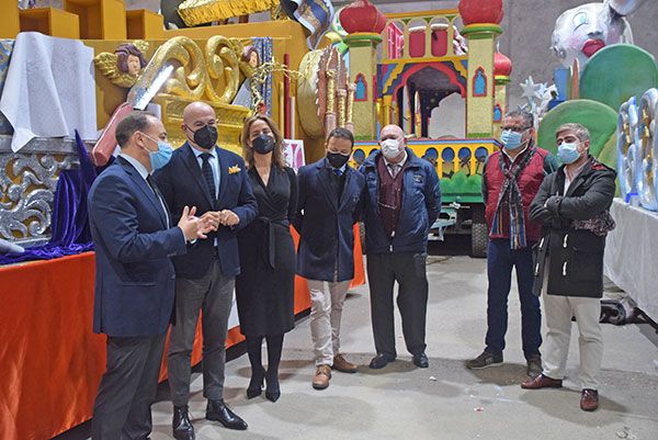 Los Artesanos hispalense presentó su carroza para la Cabalgata de Reyes de Sevilla - 5, Foto 5