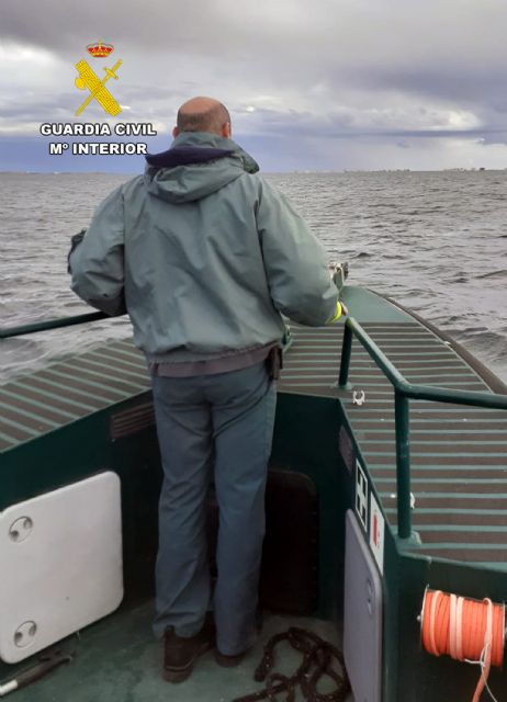 Rescatan y auxilian a dos jóvenes que habían naufragado en el Mar Menor - 5, Foto 5