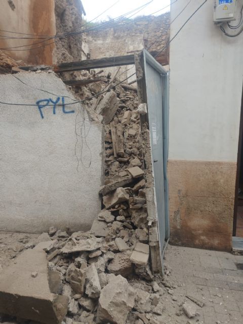 La dejadez de PP y VOX y las lluvias provocan el grave colapso de un inmueble en la calle Cava mientras Fulgencio Gil ignora las advertencias vecinales - 2, Foto 2