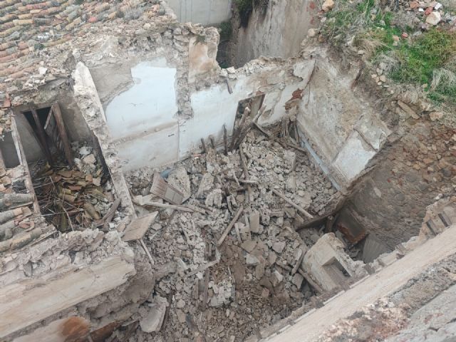 La dejadez de PP y VOX y las lluvias provocan el grave colapso de un inmueble en la calle Cava mientras Fulgencio Gil ignora las advertencias vecinales - 3, Foto 3