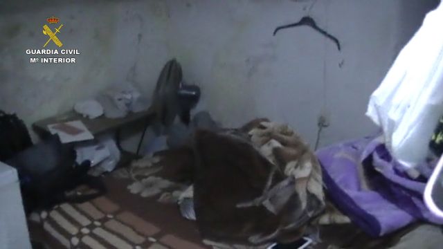 La Guardia Civil desmantela una vivienda dedicada a la explotación sexual de ciudadanas extranjeras - 1, Foto 1