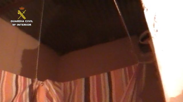 La Guardia Civil desmantela una vivienda dedicada a la explotación sexual de ciudadanas extranjeras - 4, Foto 4