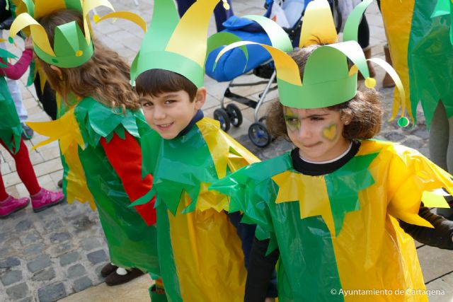 Los niños lucieron sus mejores disfraces en el tradicional pasacalles de Carnaval - 1, Foto 1