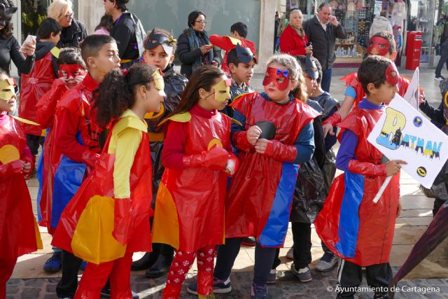 Los niños lucieron sus mejores disfraces en el tradicional pasacalles de Carnaval - 3, Foto 3