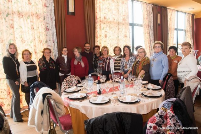 Mujeres de La Union, Crevillente y Guardamar asistieron al encuentro de Bolillo de la Asociacion Vertice - 1, Foto 1