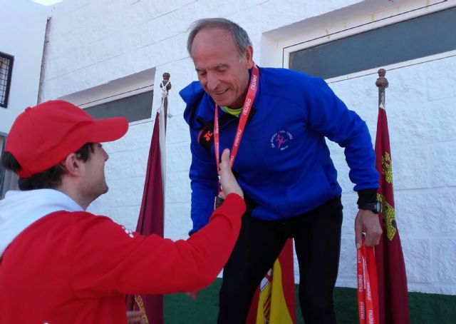 El atleta Ángel Salinas vuelve a hacerse con la triple corona en el Regional de veteranos - 2, Foto 2