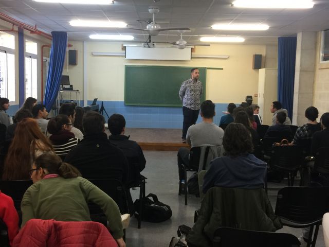 El concejal de Juventud visita los institutos para recoger propuestas de los jóvenes pinatarenses - 2, Foto 2
