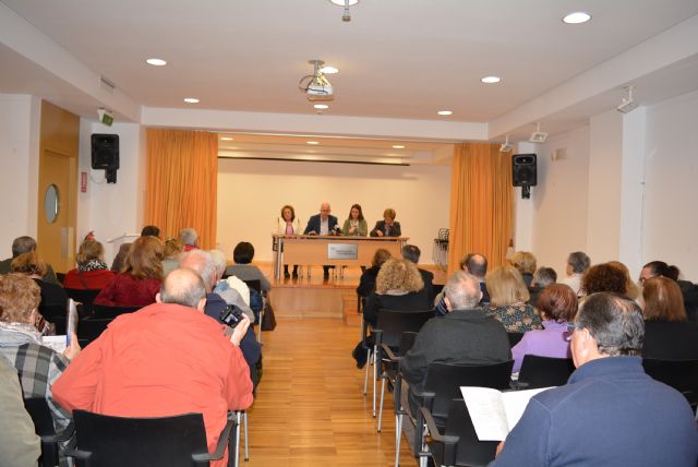 La Asociación Amigos de la Cultura reedita el libro Breve historia de Águilas, una visión de los años setenta - 1, Foto 1