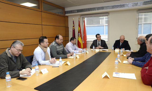 José Ballesta defiende que los taxistas murcianos tienen los mismos derechos que los de otras ciudades con aeropuerto - 1, Foto 1