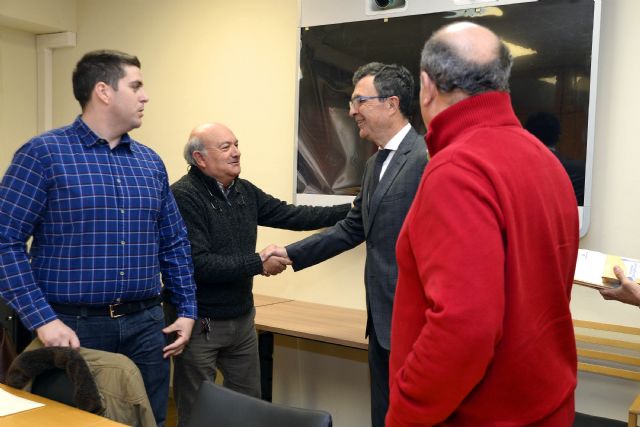 José Ballesta defiende que los taxistas murcianos tienen los mismos derechos que los de otras ciudades con aeropuerto - 2, Foto 2
