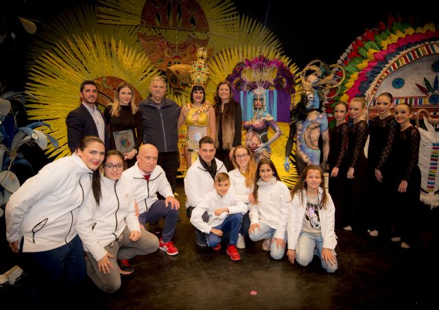 La creatividad del Carnaval de Águilas queda patente en el XVIII Concurso de Trajes de Papel y Maquillaje Corporal - 3, Foto 3
