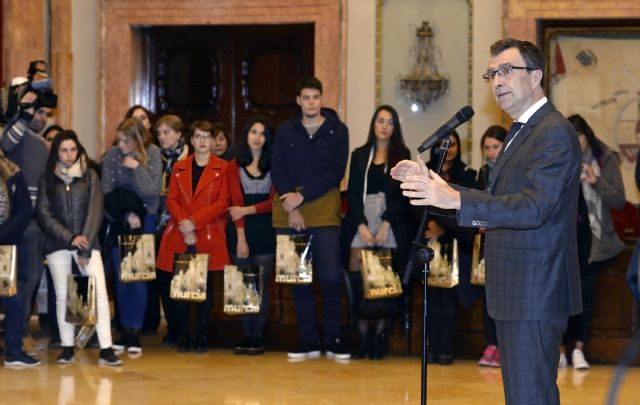 José Ballesta da la bienvenida a la ciudad a estudiantes universitarios internacionales de 20 países - 3, Foto 3