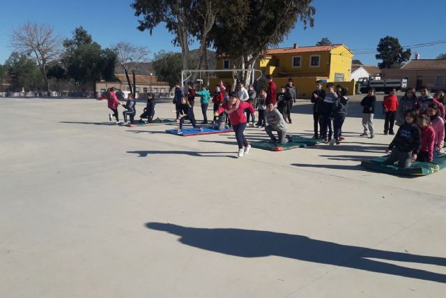 El Club Atletismo Elcano acerca este deporte al colegio San Ginés de la Jara del Llano del Beal y el Estrecho - 1, Foto 1