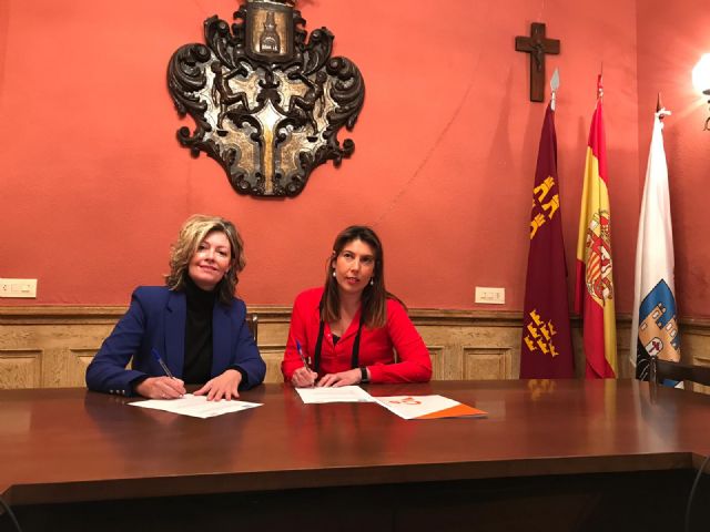 La Alcaldesa y la edil de Ciudadanos firman un acuerdo para aprobar el Presupuesto Municipal - 1, Foto 1