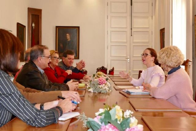 Los delegados de la Universidad de Mayores se entrevistan con la alcaldesa - 1, Foto 1