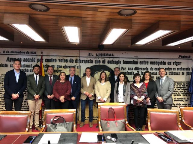 Lourdes Retuerto, viceportavoz de las comisiones de Defensa Nacional y Seguridad Nacional en el Senado - 1, Foto 1