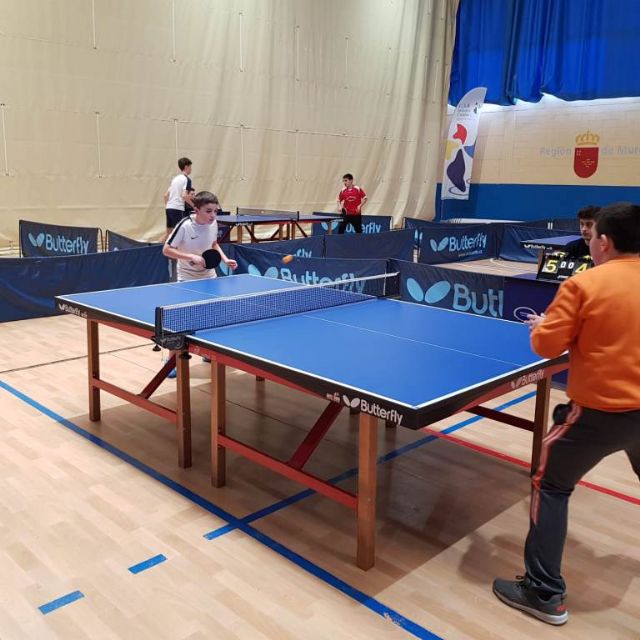 Los colegios La Milagrosa y Santiago participaron en la Jornada Regional Zona Sur de Tenis de Mesa de Deporte Escolar, celebrada en Los Narejos, Foto 7