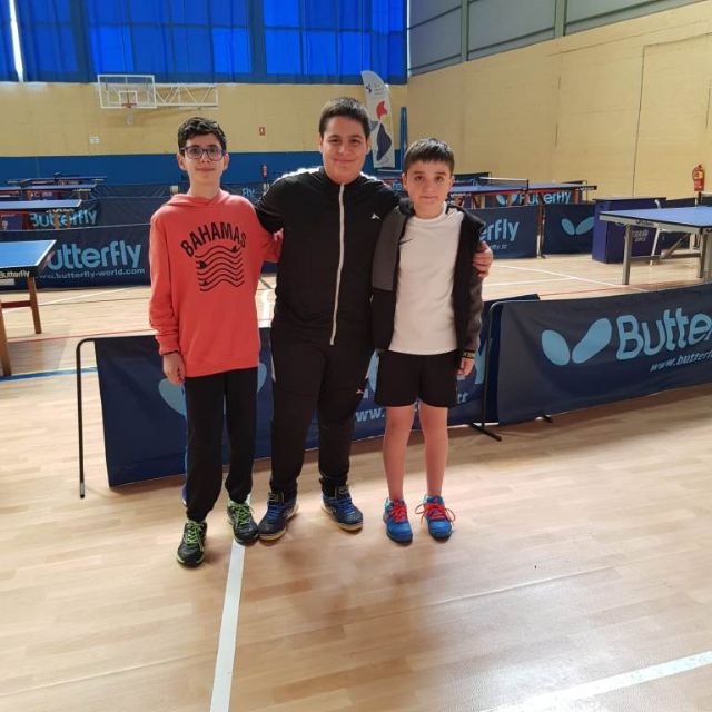 Los colegios La Milagrosa y Santiago participaron en la Jornada Regional Zona Sur de Tenis de Mesa de Deporte Escolar, celebrada en Los Narejos, Foto 8