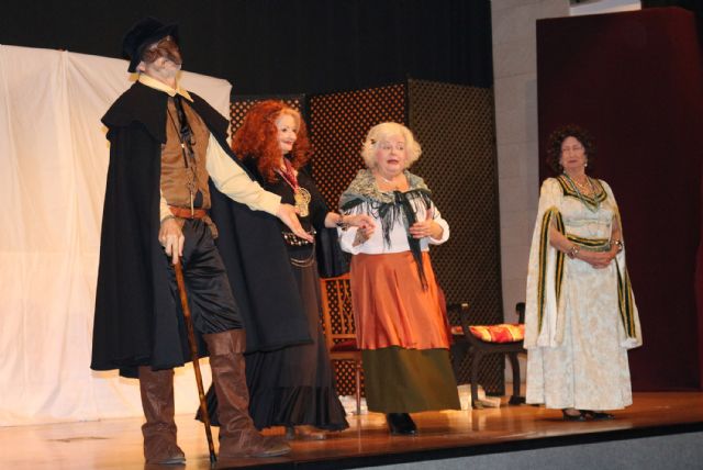 Una noche teatral De celos y cuernos… de la mano de la asociación universitaria Rector Sabater - 1, Foto 1